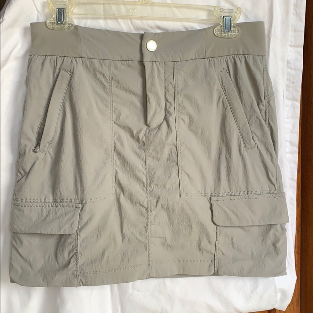Athleta Khaki Trekki Skort
